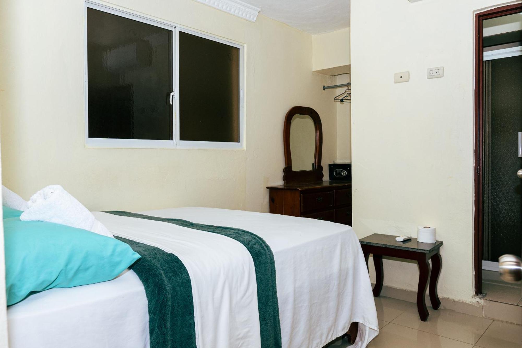 Bnb Tropical Island Aparthotel - Corales Del Sur - Santo Domingo Este Dış mekan fotoğraf